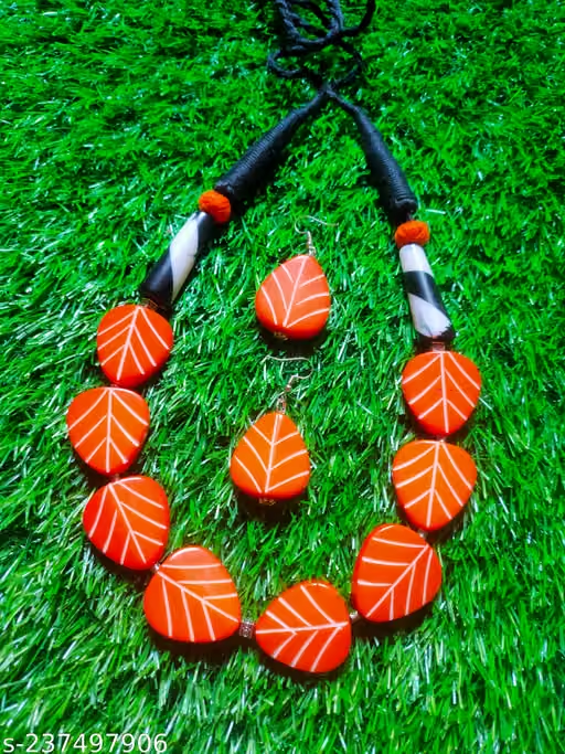 Diva Glittering Jewellery