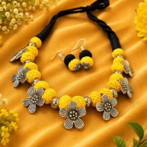 Silver beads flower motive set