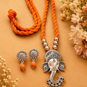 Simple elegant neckpiece with earring