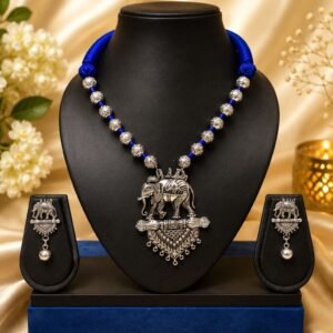 Silver jewellery set
